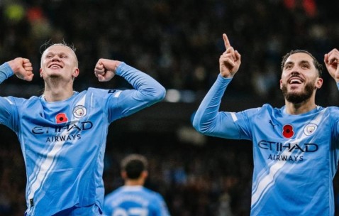 YABO-包含哈兰德迎来十赛季高光表现，巴塞罗那球迷沸腾！的词条