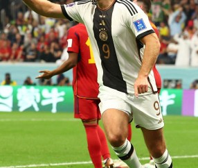 亚博-包含Ming在德国队比赛中问鼎冠军，战术调整引发热议！的词条