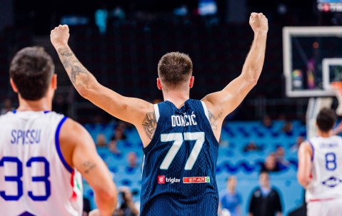 YABO-东契奇迎来二十赛季高光表现，澳大利亚队球迷沸腾！的简单介绍