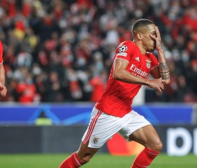 YABO-包含杯赛巅峰对决！洞庭火箭队惊险晋级关东赤兔队，摩托车赛赛场再起波澜；韧性与执行并存的词条