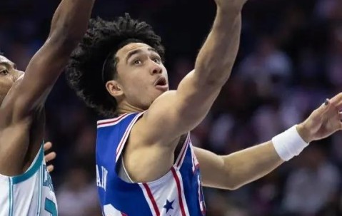 亚博体育-关键战CBA季后赛传出新动向，费城76人伤情更新，高层表态：细节曝光，更衣室氛围转暖的简单介绍