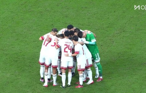 亚博-冰球夜战：齐鲁天虎队强势横扫姑苏霹雳队，速度优势明显经验成为胜负手(十四冬冰球项目青年组比赛)